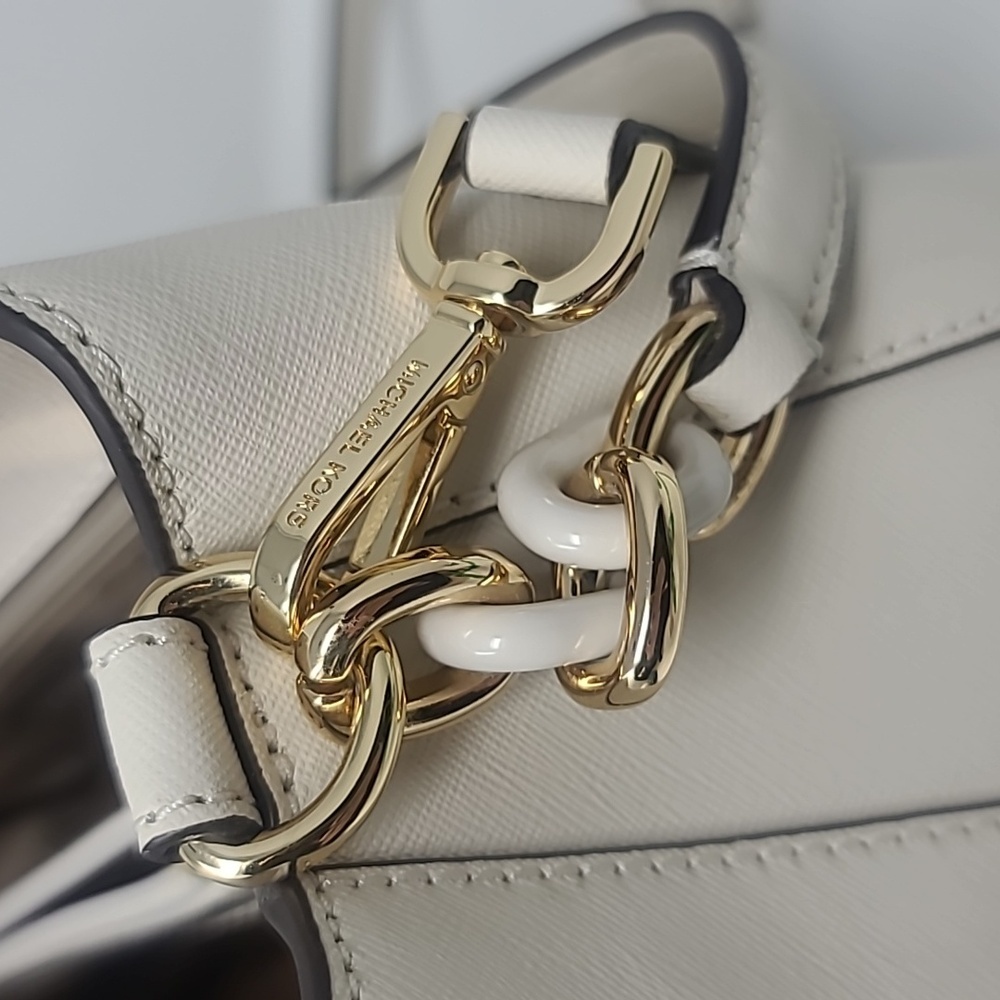 MICHAEL KORS Purse Cream Textured Leather Shoulder Bag with Gold Hardware - Picture 7 of 12